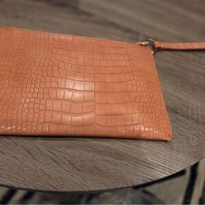 Elegant Tan Crocodile-Embossed Clutch
